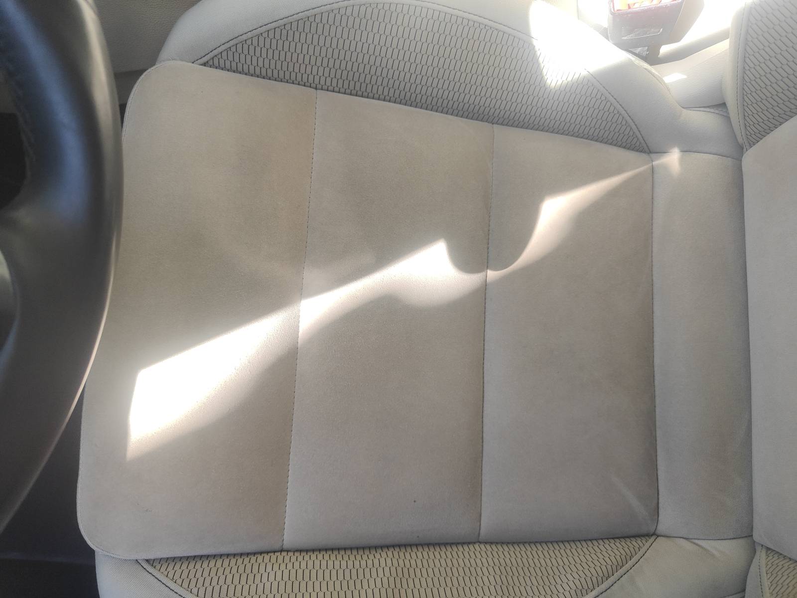 Nettoyage sièges alcantara