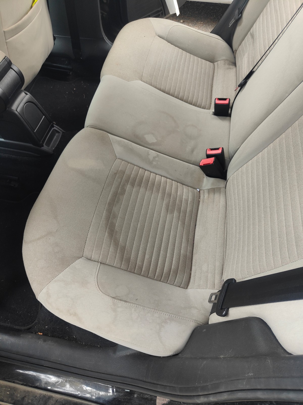 sièges tissu Polo tachés