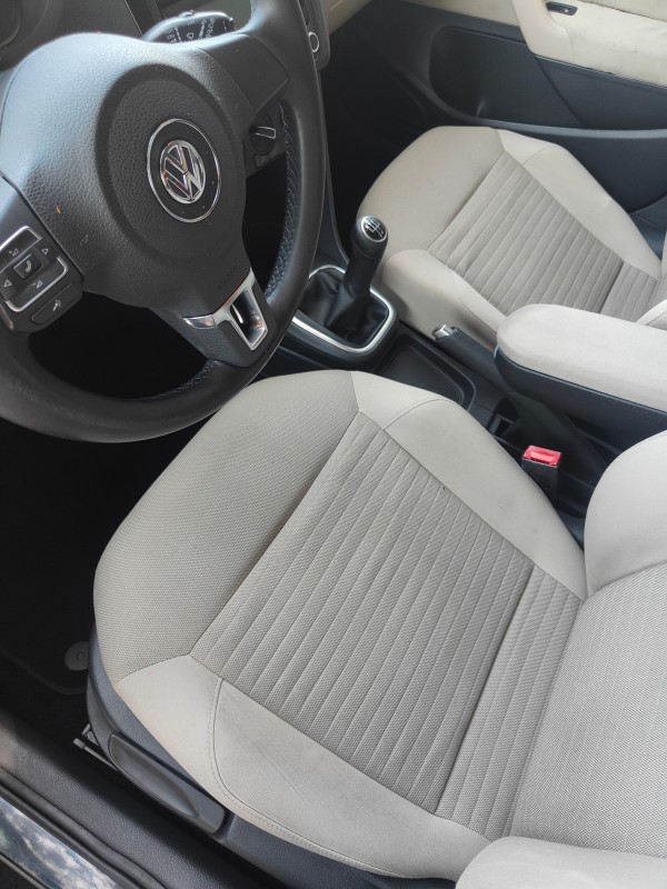 Nettoyage intérieur et pressing des sièges tissu sur Volkswagen Polo à Fos-sur-Mer