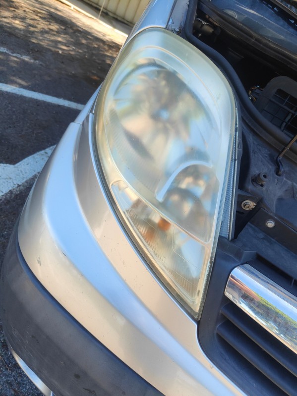 Déplacement pour le comité d'entreprise ArcelorMittal à Fos sur mer pour la rénovation des phares un Renault trafic à Fos sur mer proche de Martigues.