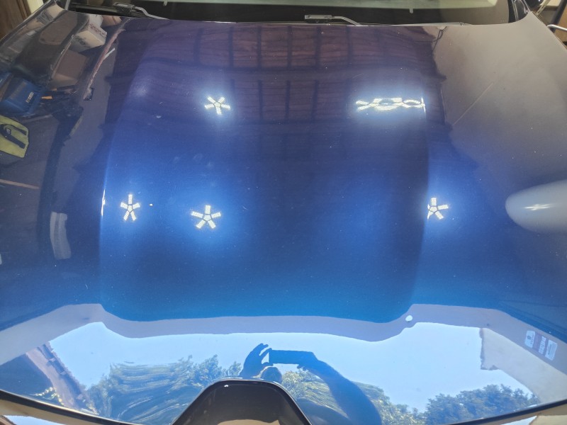 Polissage d'une carrosserie bleu et traitement céramique pour cette jolie Renault Mégane 4 à Tarascon proche d'Arles.